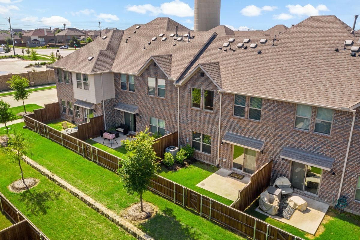 Building Photo - 2749 Starburst Dr