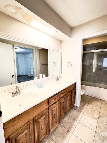 Building Photo - 3119 Lakeside Dr