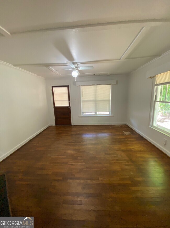 Building Photo - 122 Mandeville Ave