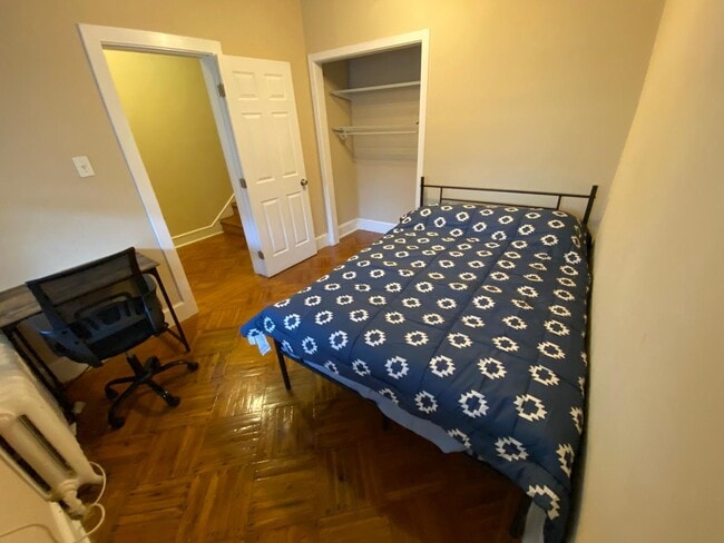 Building Photo - 4003 8th St NW