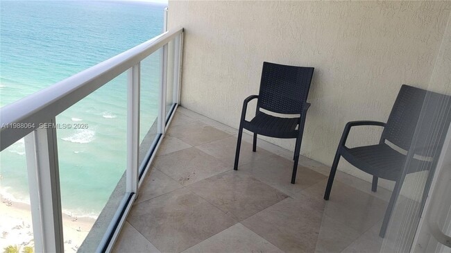 Building Photo - 16699 Collins Ave