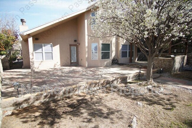 Building Photo - 6040 Los Siglos Dr