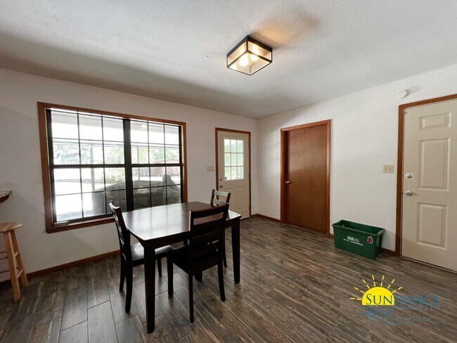 Building Photo - Charming 3 Bedroom Home with Pool, RV/Boat...