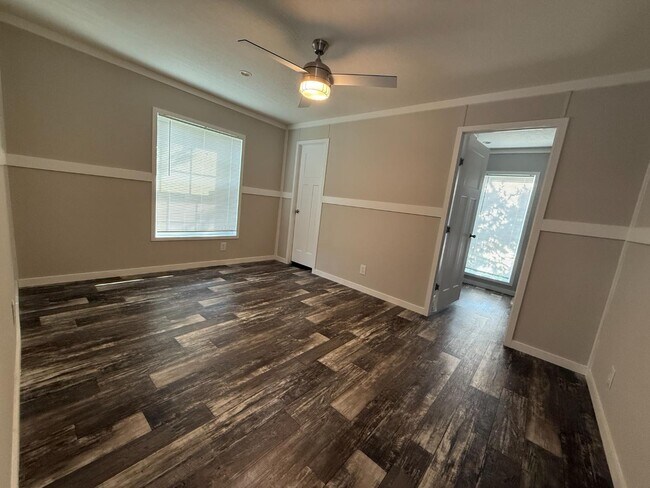 Building Photo - 4901 N Vaughn Rd