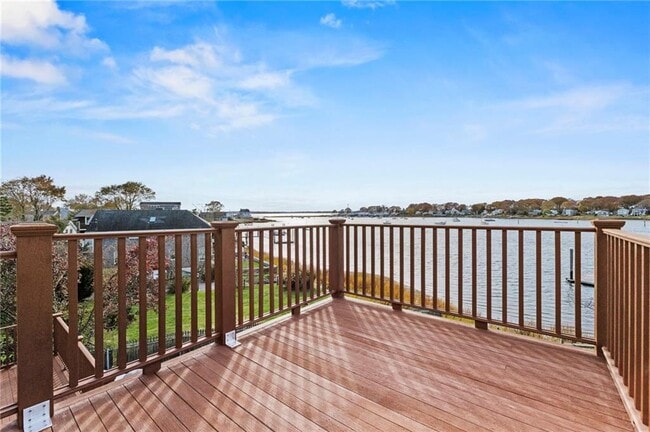 Building Photo - 1 Rodeo Dr