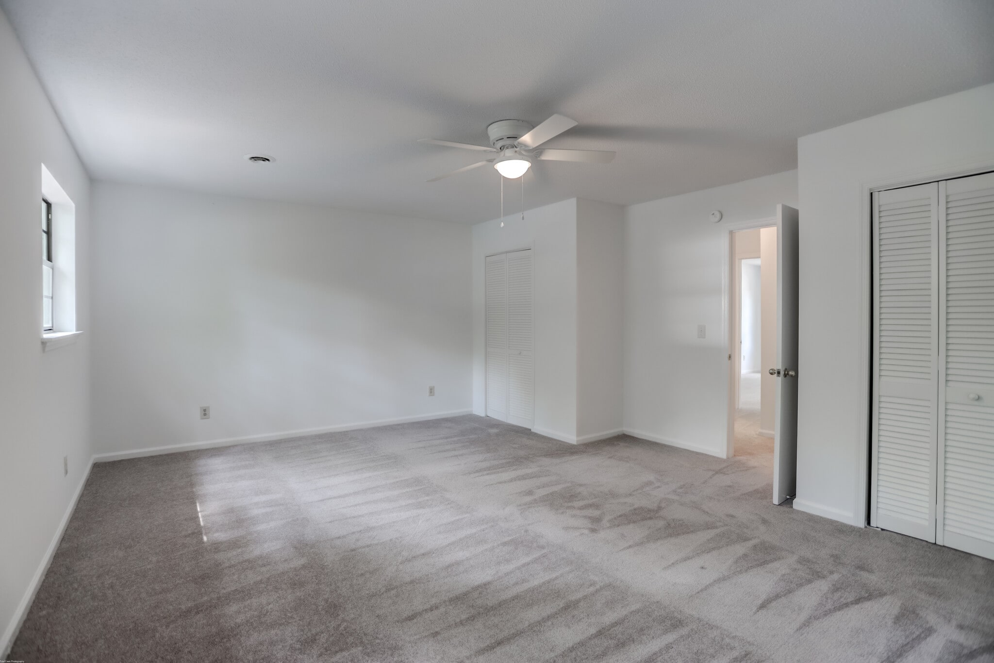 Building Photo - 1618 Poinsettia Rd