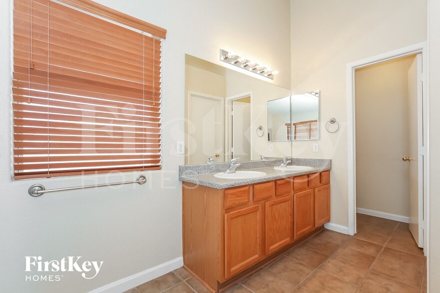 Building Photo - 3732 Sorrowing Sparrow Ct