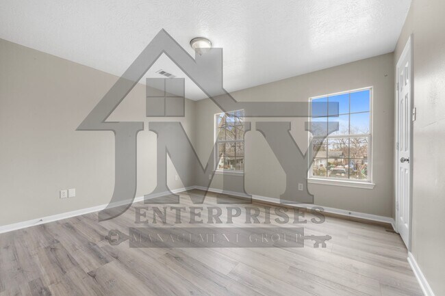 Building Photo - 2526 Aldon St
