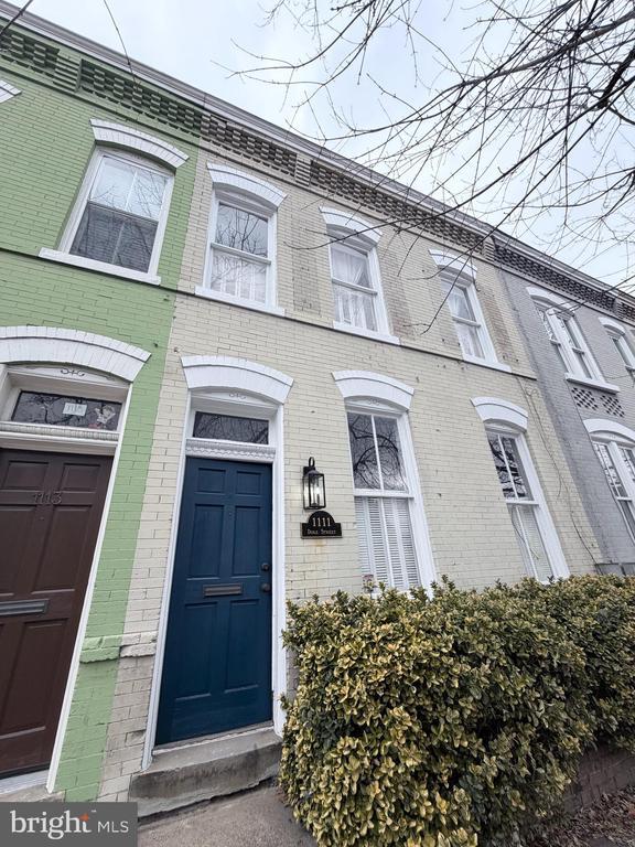 Building Photo - 1111 Duke St