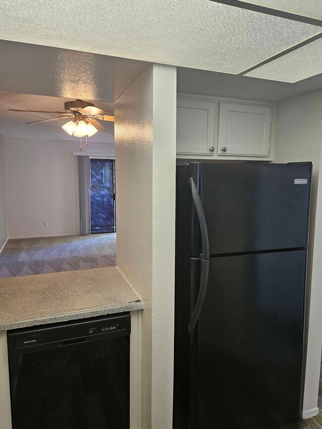 Building Photo - 885 N Granite Reef Rd