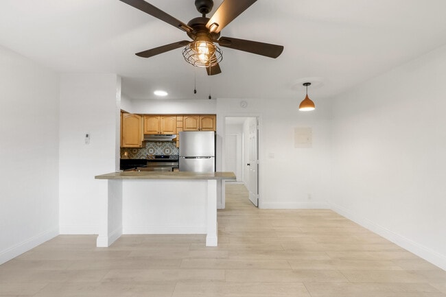 Building Photo - 1125 SW 15th Ave