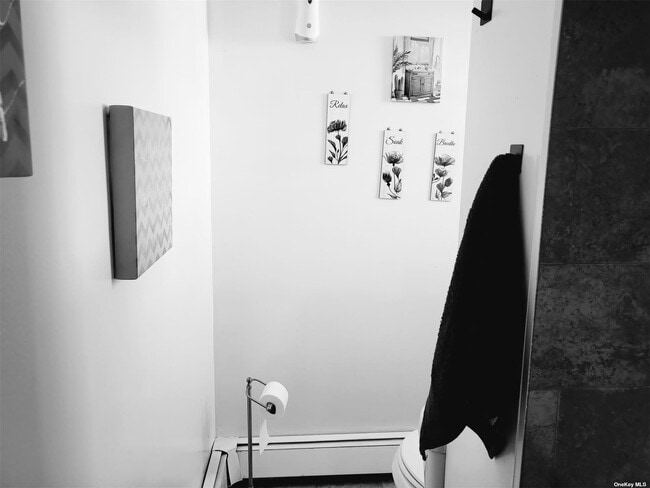 Building Photo - 4 Parente Ln N