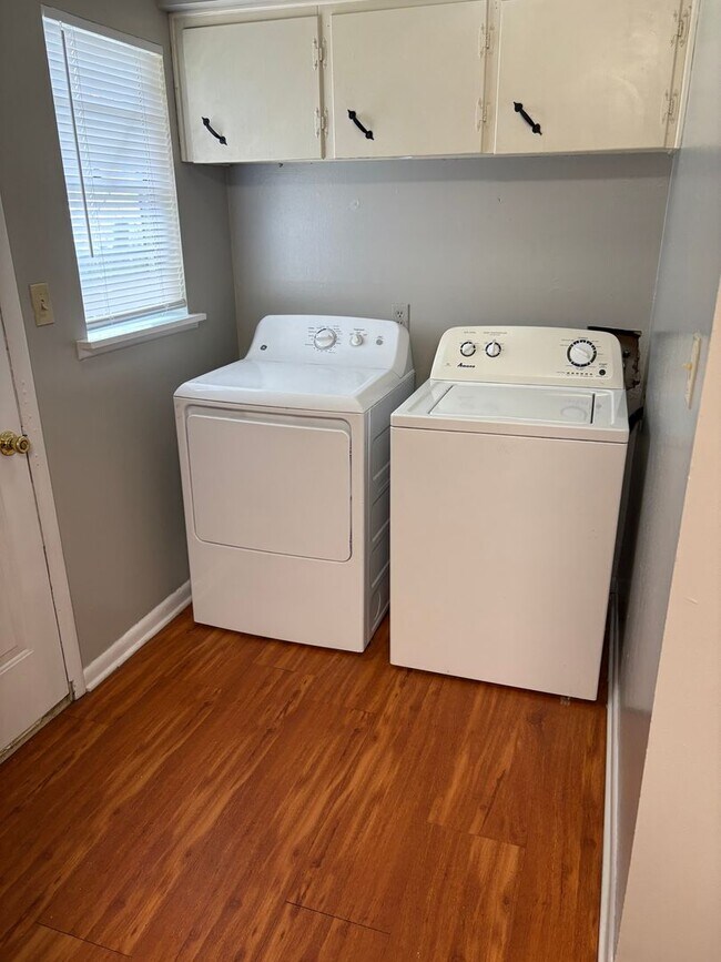 Building Photo - 2015-2017 W Lawson St