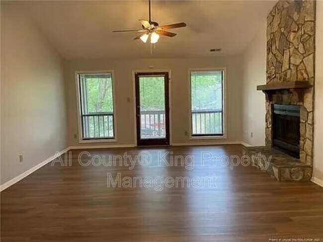 Building Photo - 1866 Tryon Dr