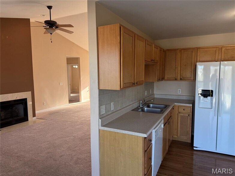 Building Photo - 733 Pecan Hill Dr