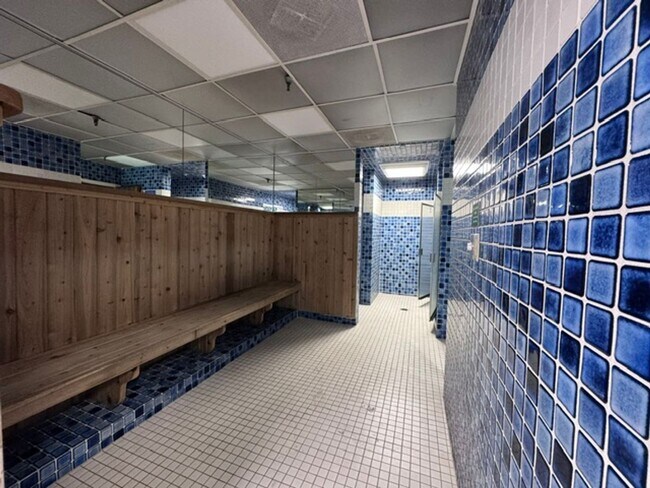 Building Photo - 576 N Bellflower Blvd