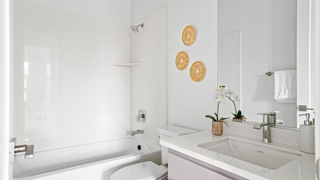 Building Photo - 2806 Chattleton Ln