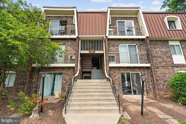 Building Photo - 141 N Fillmore Ave