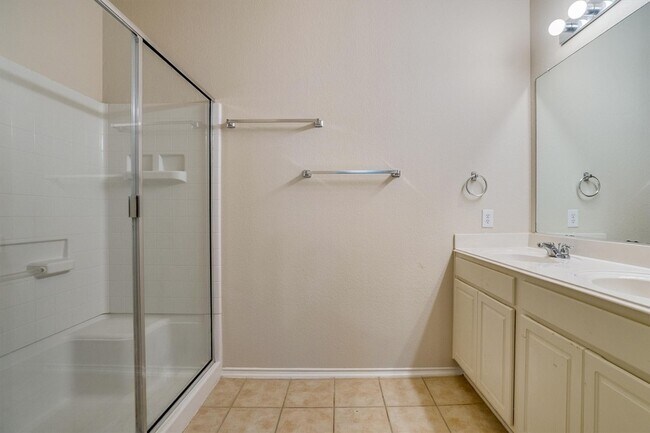 Building Photo - 5137 Bayridge Ct