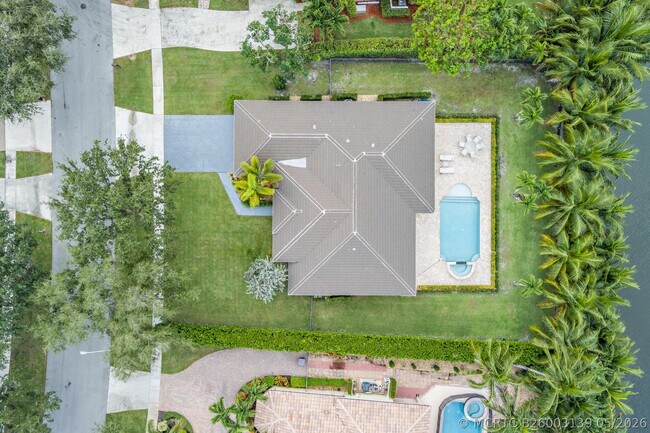Building Photo - 3317 Embassy Dr