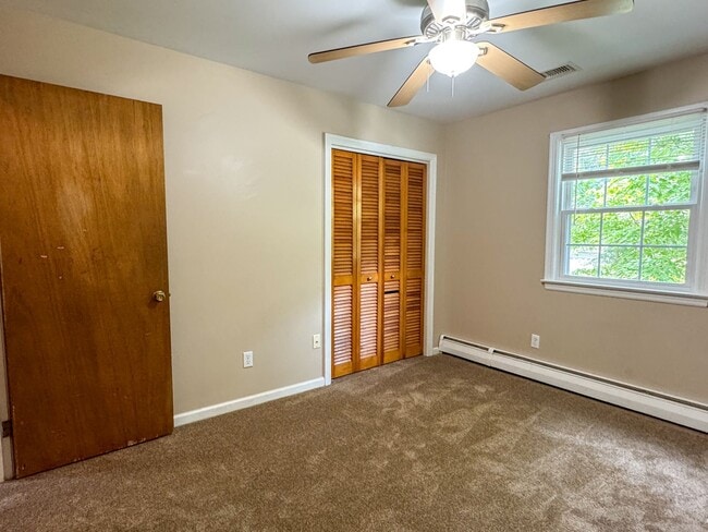 Building Photo - 818 S Park Dr