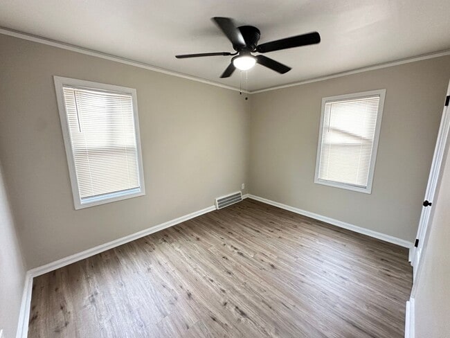 Building Photo - Fully Renovated 3-Bedroom Home – Move-In R...
