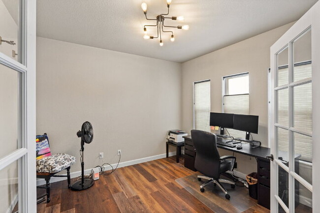 Building Photo - Modern Comfort Meets Mountain Beauty – 4-B...