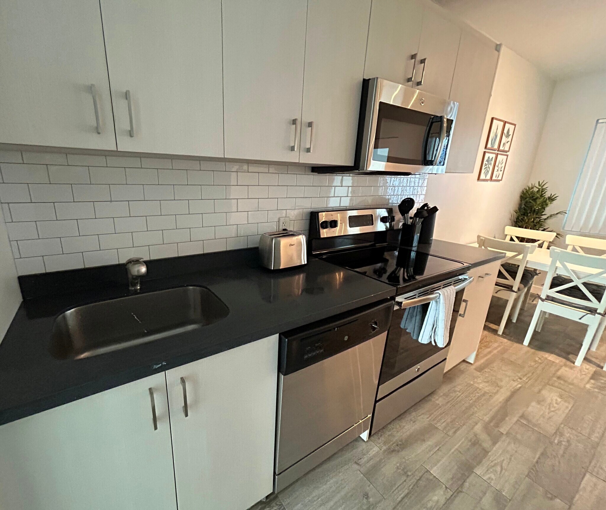 Building Photo - 1035 Euclid Ave