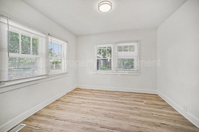 Building Photo - 6431 S Benton Ave
