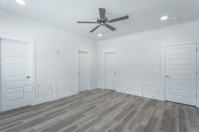 Building Photo - 1886 Young Rd SE