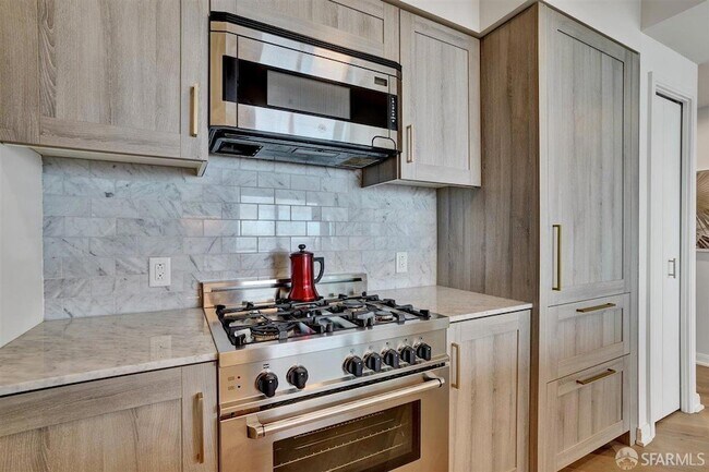 Building Photo - 401 Harrison St