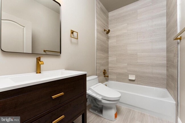 Building Photo - 1445 Mayhurst Blvd