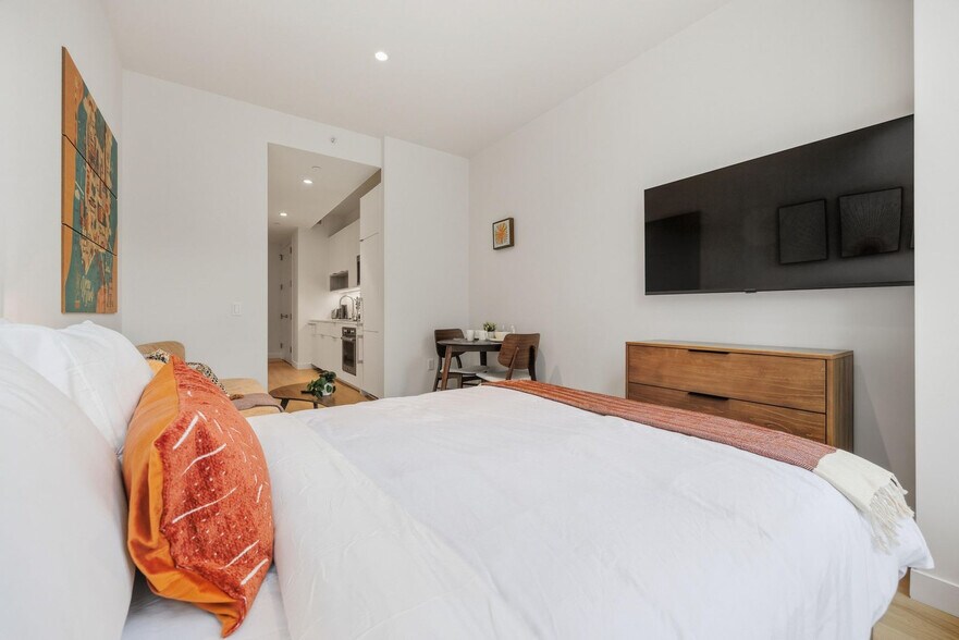 Building Photo - 160 Water St