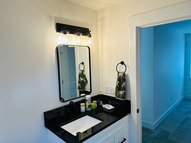 Building Photo - The Green at Felida Park Stunning Home
