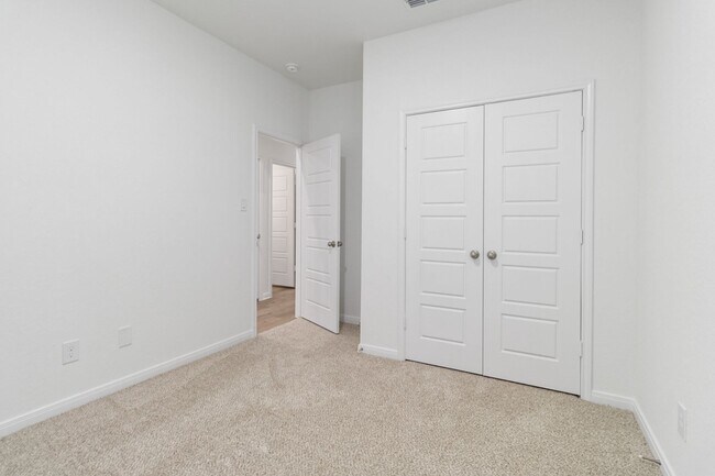 Building Photo - 5131 Cindy Br