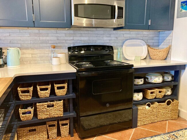 Building Photo - Casa Rio Waterfront Condominium