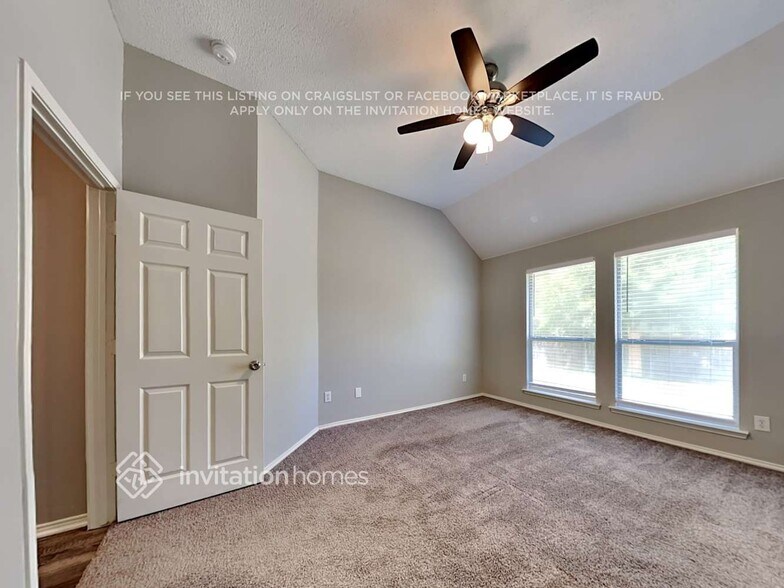 Building Photo - 221 Mulberry Ln