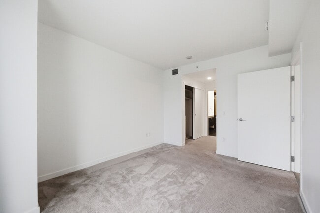 Building Photo - 1688 Pine St