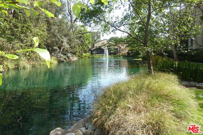 Building Photo - 3305 Raintree Cir