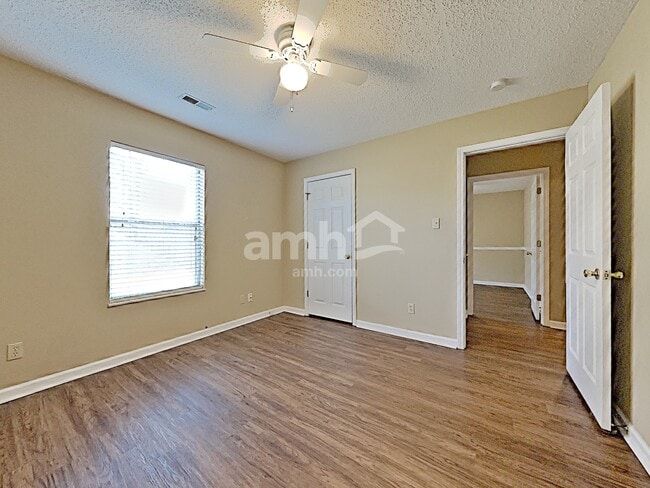 Building Photo - 2524 Cinema Dr
