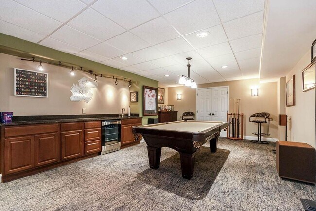 Building Photo - {5801} Spacious 2 Story Home in highly des...