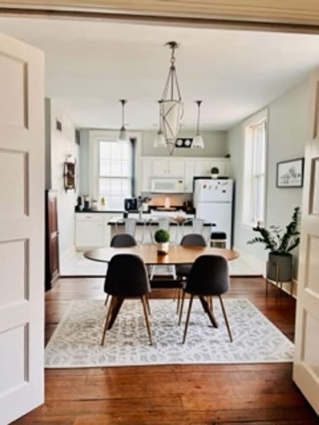 Building Photo - 227 W Broughton St