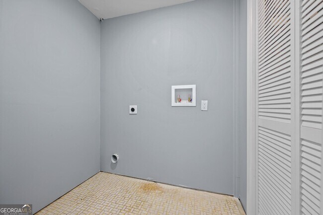 Building Photo - 3266 W Manor Ln SW