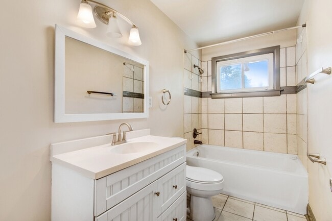 Building Photo - 105 Pineland Cir