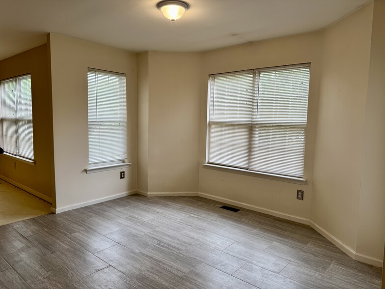 Eating Area - 201 Riverwoods Dr