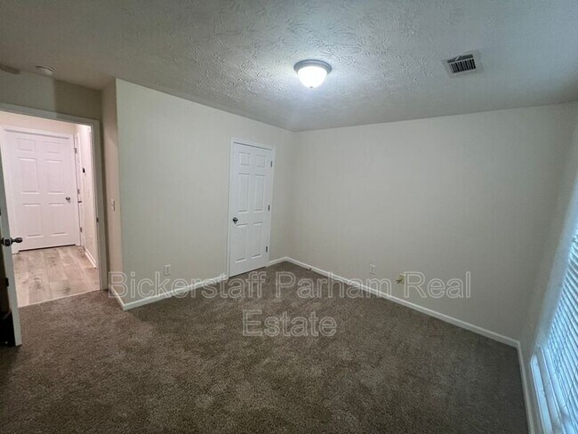 Building Photo - 3007 Nancy Dr