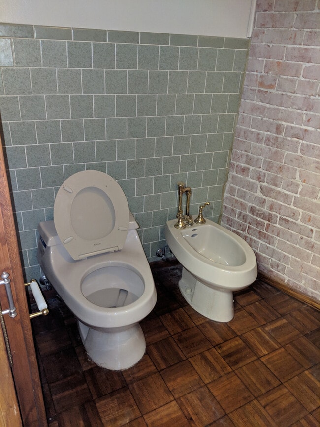 Building Photo - Commercial or residential loft unit available in Historic  Downtown Russellville