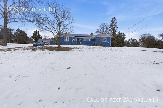 Building Photo - 1729 Overlook Dr