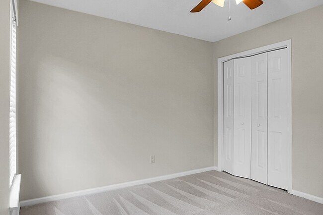 Building Photo - Gorgeous, 2 story, 4 BR, 2.5 BA Home with Fenced Yard near Magnolia Gardens