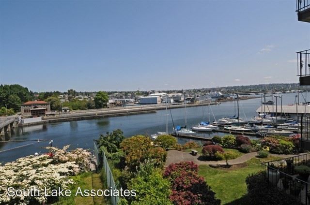 Building Photo - 2 br, 1 bath House - 3200 W. Commodore Way...